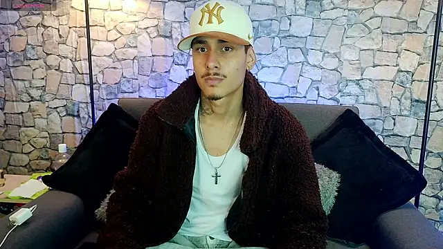 Snapshot of Bastiaan_28 chatting on November 14, 4:16 am Bastiaan 28 online show from November 14, 4:16 am