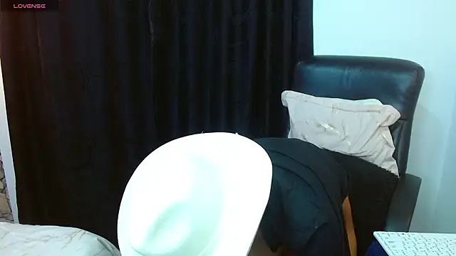 Bastiaan 28 online show from March 8, 2:04 am