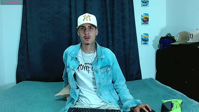 Snapshot of Bastiaan_28 chatting on November 11, 3:34 am Bastiaan 28 online show from November 11, 3:34 am