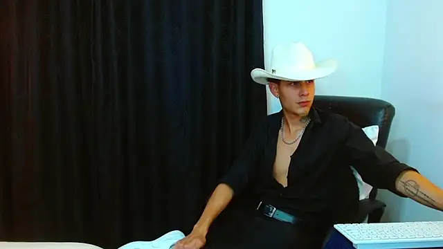 Bastiaan 28 online show from March 24, 2:22 am