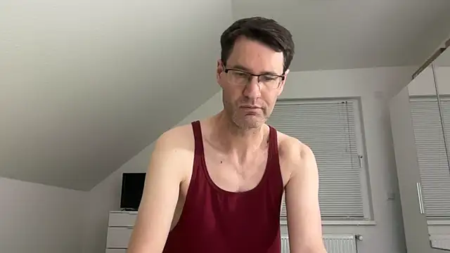 Snapshot of zxzx_cam1 chatting on February 22, 4:30 pm zxzx cam1 online show from February 22, 4:30 pm