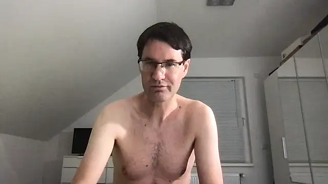 Snapshot of zxzx_cam1 chatting on December 1, 10:59 pm zxzx cam1 online show from December 1, 10:59 pm