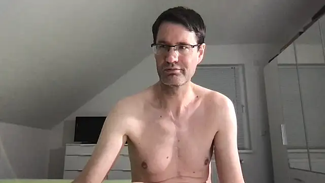 Snapshot of zxzx_cam1 chatting on February 21, 4:59 pm zxzx cam1 online show from February 21, 4:59 pm