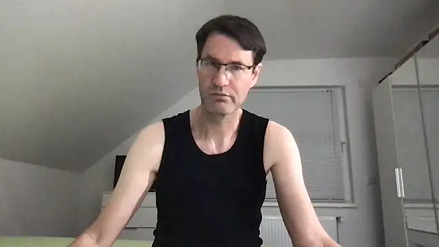 Snapshot of zxzx_cam1 chatting on October 5, 3:14 pm zxzx cam1 online show from October 5, 3:14 pm