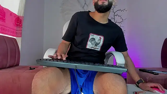 estiben 05 online show from January 18, 4:32 pm