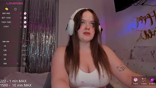 HANNA MONTANAS online show from December 3, 5:56 pm