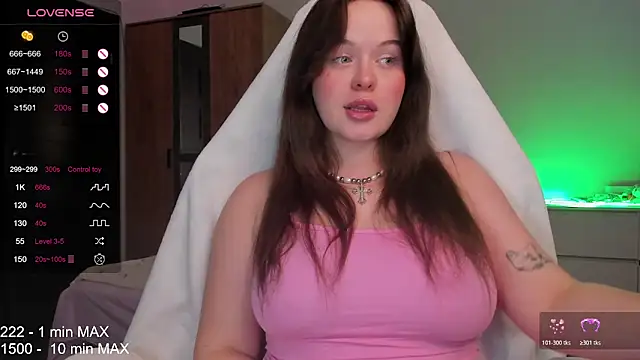 HANNA MONTANAS online show from November 30, 12:50 pm