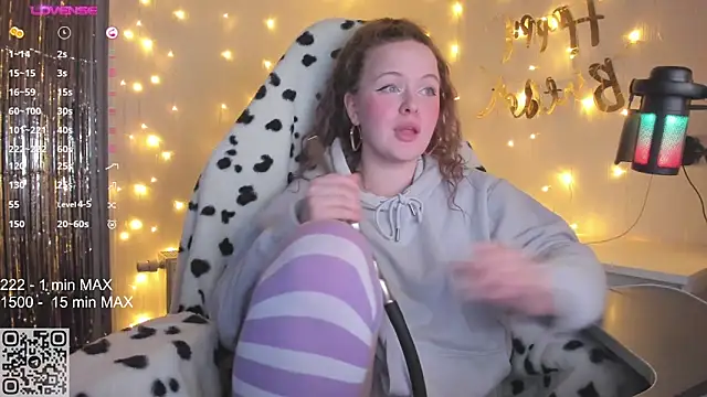 Snapshot of HANNA_MONTANAS chatting on March 5, 11:16 pm HANNA MONTANAS online show from March 5, 11:16 pm