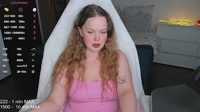 Snapshot of HANNA_MONTANAS chatting on September 23, 1:40 pm HANNA MONTANAS online show from September 23, 1:40 pm