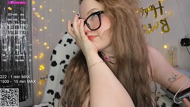 Snapshot of HANNA_MONTANAS chatting on February 5, 5:09 pm HANNA MONTANAS online show from February 5, 5:09 pm
