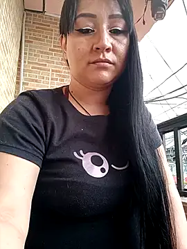 Snapshot of alondraabrown chatting on October 31, 9:43 pm alondraabrown online show from October 31, 9:43 pm