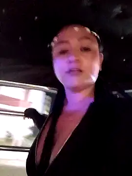 alondraabrown online show from May 11, 1:07 am