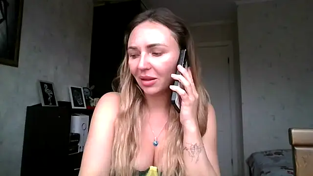 AngelinaLove28 online show from October 28, 7:18 am