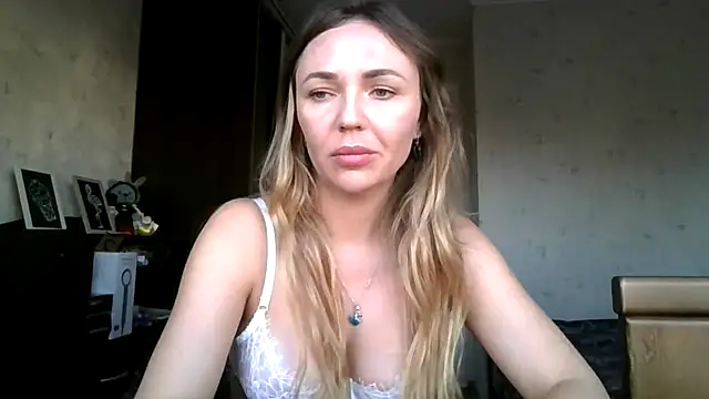 AngelinaLove28 online show from November 14, 6:50 am