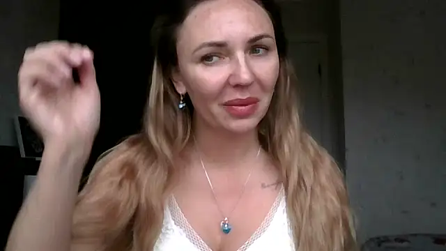 AngelinaLove28 online show from October 26, 7:31 am