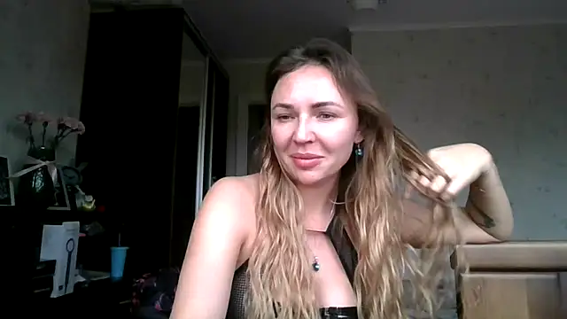 AngelinaLove28 online show from November 3, 7:35 am