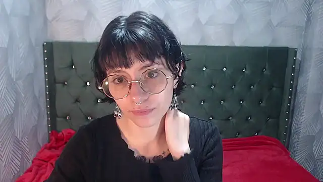 Snapshot of charlottemoonxz chatting on November 15, 12:31 pm charlottemoonxz online show from November 15, 12:31 pm