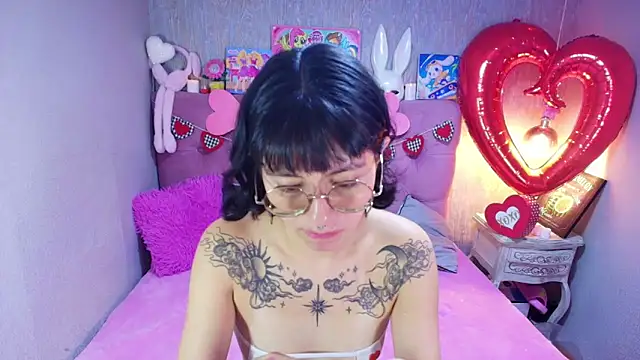 charlottemoonxz online show from February 13, 6:52 pm