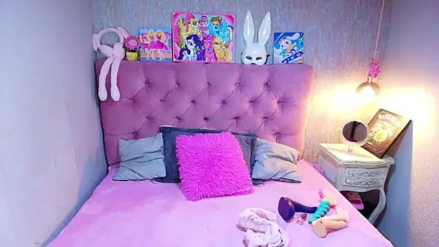 charlottemoonxz online show from February 26, 6:52 pm