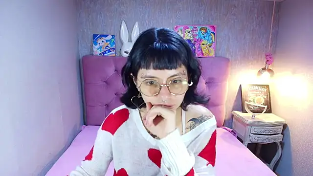 charlottemoonxz online show from May 26, 5:55 pm