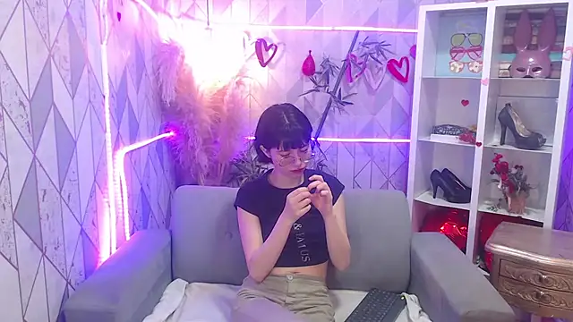 Snapshot of charlottemoonxz chatting on November 18, 7:39 pm charlottemoonxz online show from November 18, 7:39 pm