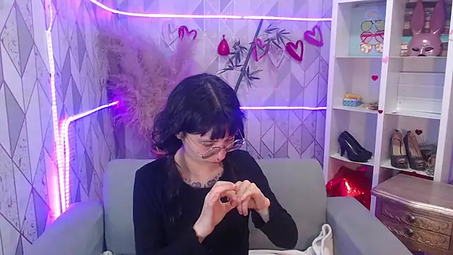 charlottemoonxz online show from September 15, 7:47 pm