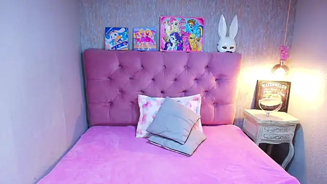 charlottemoonxz online show from April 28, 6:12 pm