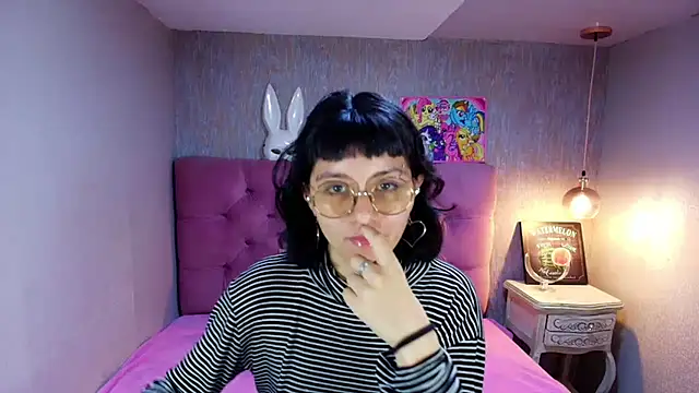 Snapshot of charlottemoonxz chatting on July 18, 5:43 pm charlottemoonxz online show from July 18, 5:43 pm