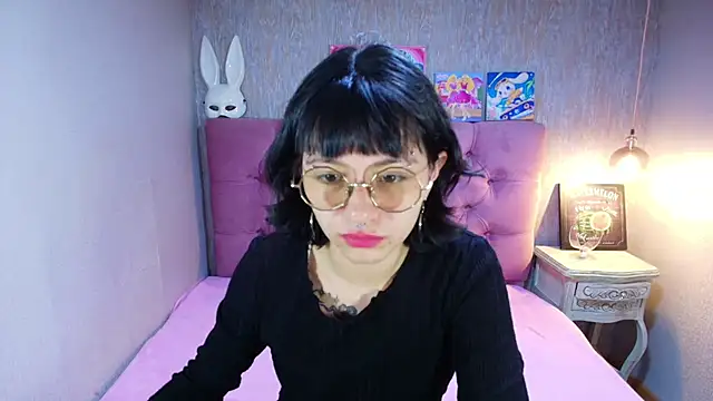 Snapshot of charlottemoonxz chatting on June 17, 5:12 pm charlottemoonxz online show from June 17, 5:12 pm