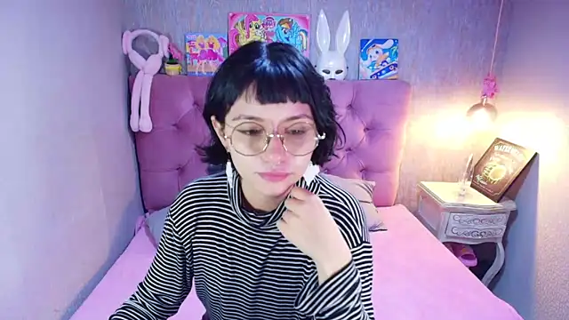 charlottemoonxz online show from March 2, 6:48 pm