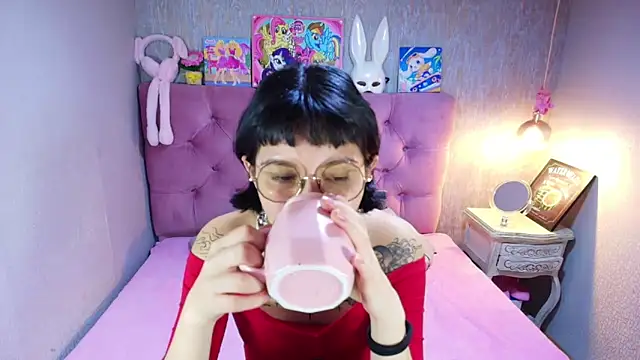 charlottemoonxz online show from March 4, 7:10 pm