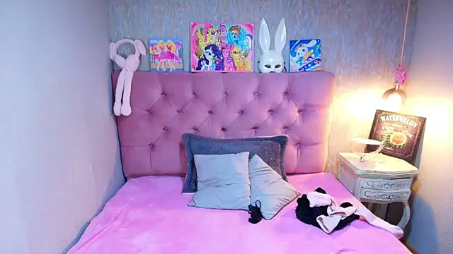 charlottemoonxz online show from March 18, 6:42 pm