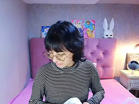 charlottemoonxz online show from April 23, 6:09 pm