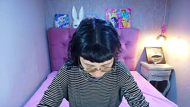 charlottemoonxz online show from May 15, 6:06 pm
