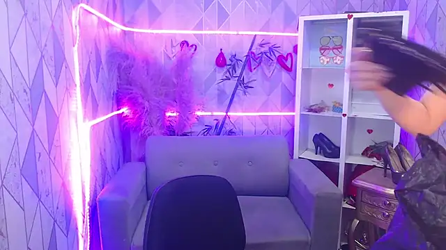 charlottemoonxz online show from October 18, 4:42 pm