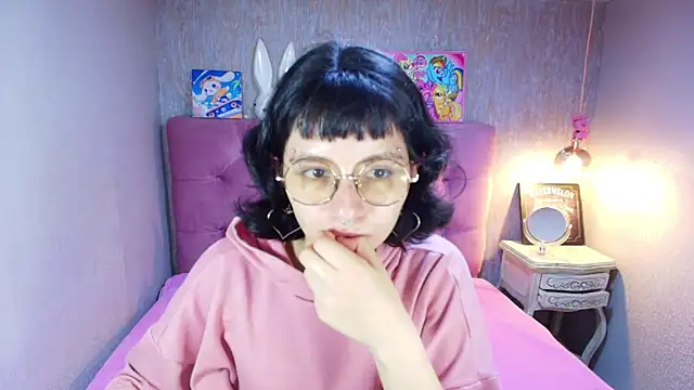 charlottemoonxz online show from May 25, 6:50 pm