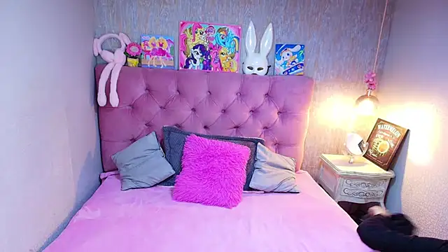 charlottemoonxz online show from February 25, 7:03 pm