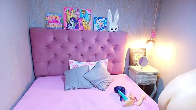 charlottemoonxz online show from March 28, 1:12 pm