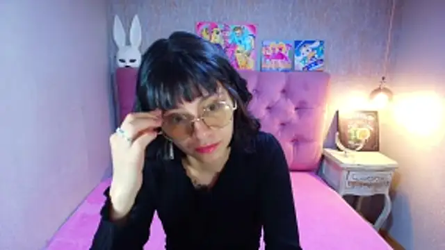 Snapshot of charlottemoonxz chatting on June 22, 5:43 pm charlottemoonxz online show from June 22, 5:43 pm
