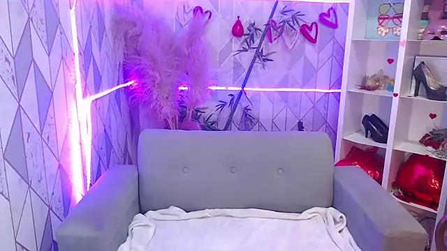 charlottemoonxz online show from October 6, 7:03 pm