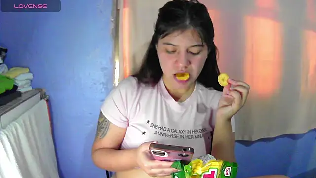 Snapshot of lynieh- chatting on October 27, 8:54 pm lynieh- online show from October 27, 8:54 pm