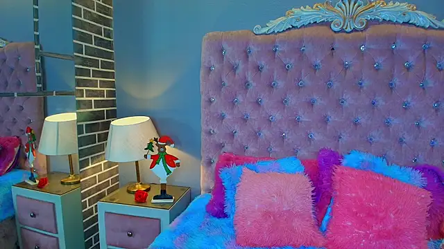 AdelaineBest online show from December 17, 5:34 am