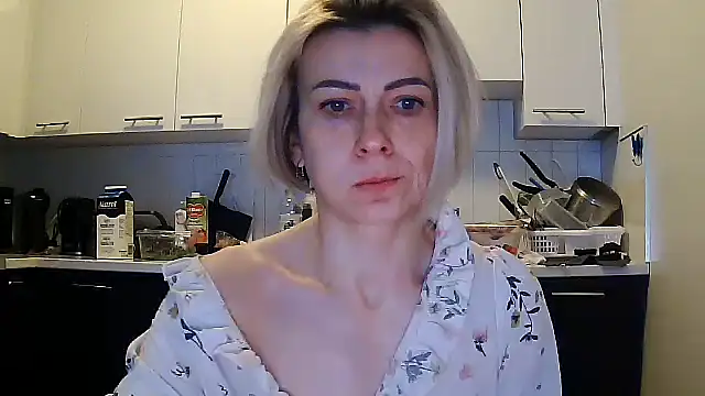 Snapshot of anechka1 chatting on February 26, 12:05 pm anechka1 online show from February 26, 12:05 pm