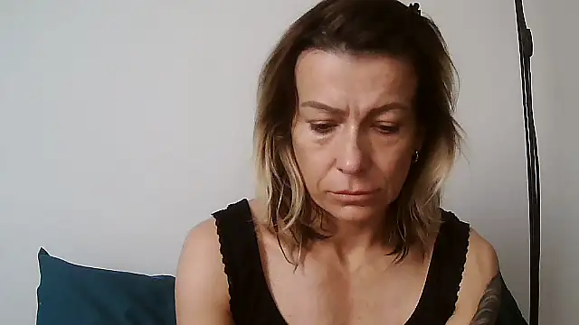 anechka1 online show from April 26, 11:29 am