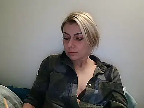 Snapshot of anechka1 chatting on January 2, 10:55 pm anechka1 online show from January 2, 10:55 pm
