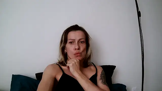 anechka1 online show from May 25, 10:08 pm