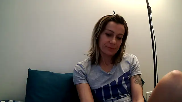 anechka1 online show from May 13, 11:34 pm