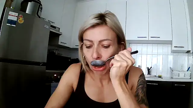 Snapshot of anechka1 chatting on September 16, 1:45 pm anechka1 online show from September 16, 1:45 pm