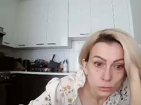 Snapshot of anechka1 chatting on January 22, 5:28 pm anechka1 online show from January 22, 5:28 pm