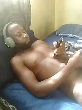 Snapshot of Stallion100 chatting on January 27, 7:45 am Stallion100 online show from January 27, 7:45 am